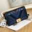 샤넬 CHANEL 2020 SS 쉐브론 스티치 체인 보이백 크로스백 67086 커스텀급