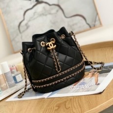 샤넬 CHANEL 2020 SS 램스킨 클래식 체인 버킷 크로스백 1266 커스텀급