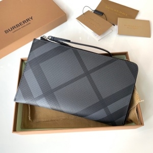 버버리 BURBERRY 2020 SS 체크 지퍼 클러치백 40522791 커스텀급