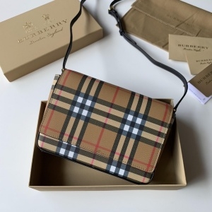 버버리 BURBERRY 2020 SS 빈티지 체크 레드 크로스백 40777831 커스텀급