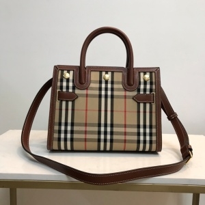버버리 BURBERRY 2020 SS 스터드 패치 스트랩 체크 토트백 52671 커스텀급