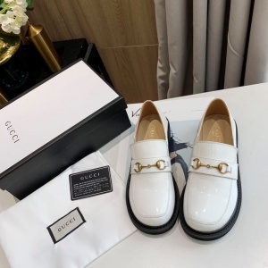 구찌 GUCCI 2020 SS 금속로고 에나멜 여성 슈즈