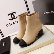 샤넬 CHANEL 2020 SS 진주로고 지퍼 여성 쇼트부츠