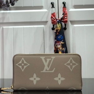 루이비통 LOUIS VUITTON 2020 SS 모노그램 지피 월릿 M60017 커스텀급