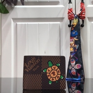 루이비통 LOUIS VUITTON 2020 SS 다미에 에벤 캐릭터 멀티플 월릿 M60895 커스텀급