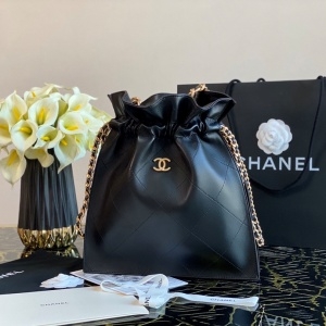 샤넬 CHANEL 2020 SS 램스킨 체인 버킷 숄더백 커스텀급