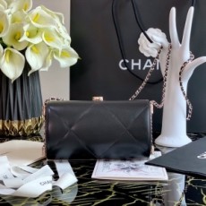 샤넬 CHANEL 2020 SS 램스킨 체인 퀄팅 클러치백 커스텀급