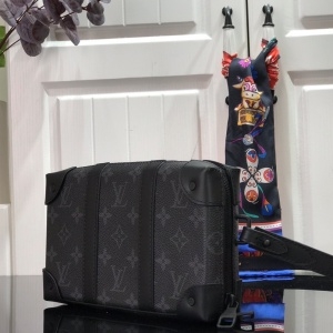 루이비통 LOUIS VUITTON 2020 SS 모노그램 블랙 박스 크로스백 M45671 커스텀급