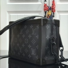 루이비통 LOUIS VUITTON 2020 SS 모노그램 소포트 트렁크백 M55790 커스텀급
