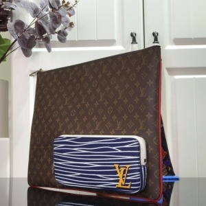 루이비통 LOUIS VUITTON 2020 SS 모노그램 포쉐트 A4 멀티포켓 M69690 커스텀급
