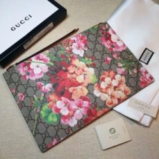 구찌 GUCCI 2020 SS 플라워 프린트 클러치백 402282 커스텀급