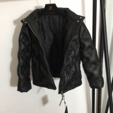 루이비통 LOUIS VUITTON 2020 SS 모노그램 양가죽 여성 반패딩 미러급