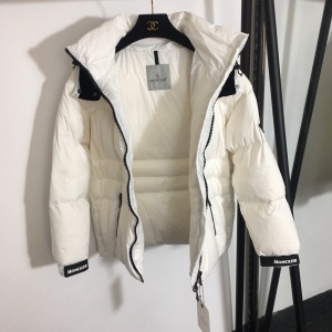 몽클레어 MONCLER 2020 SS 후드 투톤 자수 여성 반패딩 커스텀급