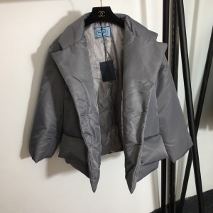 프라다 PRADA 2020 SS 삼각로고 포켓 여성 반패딩 미러급