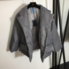 프라다 PRADA 2020 SS 삼각로고 포켓 여성 반패딩 미러급