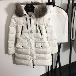몽클레어 MONCLER 2020 SS 여우퍼 지퍼 포켓 여성 롱패딩 커스텀급
