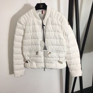 몽클레어 MONCLER 2020 SS 퀄팅 지퍼 벨트버클 여성 반패딩 커스텀급