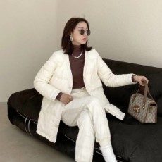 샤넬 CHANEL 2020 SS 큐빅 진주단추 여성 패딩 커스텀급