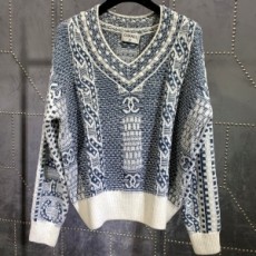 샤넬 CHANEL 2020 SS 캐릭터 로고 브이넥 여성 니트 커스텀급