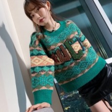 구찌 GUCCI 2020 SS 캐릭터 큐빅 로고 기하무늬 여성 니트 커스텀급