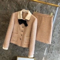 미우미우 MIUMIU 2020 SS 트위드 카라 리본 자켓 스커트 여성 세트 커스텀급
