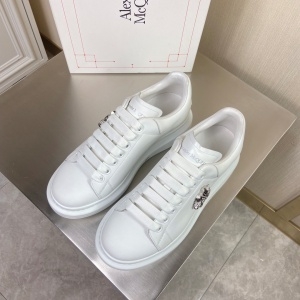 알렉산더 맥퀸 ALEXANDER MCQUEEN 2020 SS 오버솔 캐릭터 로고 신형 커플 슈즈 커스텀급