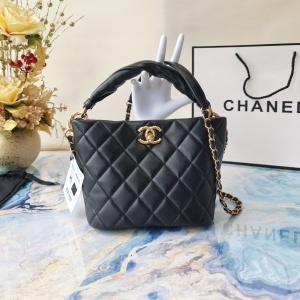 샤넬 CHANEL 2020 SS 램스킨 퀄팅 꼬임핸들 체인 숄더백 커스텀급