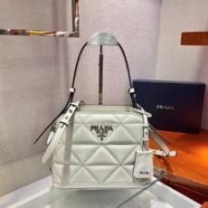 프라다 PRADA 2020 SS 로고 퀄팅 스펙트럼 토트백 1BA311 커스텀급