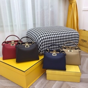 펜디 FENDI 2020 SS 피카부 스트라이프 미니 토트백 커스텀급