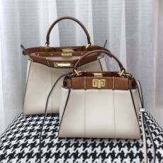 펜디 FENDI 2020 SS 피카부 스티치 유광 아이보리 토트백 커스텀급