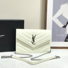 생로랑 SAINT RAURENT 2020 SS 쉐브론 로고 체인 화이트 클러치백 2821 커스텀급