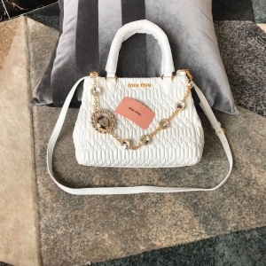 미우미우 MIUMIU 2020 SS 나파 크리스탈 클로케 토트백 5BA067 미러급