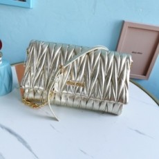 미우미우 MIUMIU 2020 SS 마틀라세 나파 레더 체인 숄더백 5BH080 커스텀급