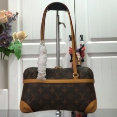 루이비통 LOUIS VUITTON 2020 SS 모노그램 미니 쿠숑 숄더백 M51143 커스텀급