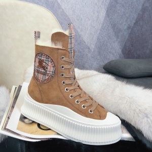 버버리 BURBERRY 2020 SS 로고 패치 스웨이드 여성 쇼트부트