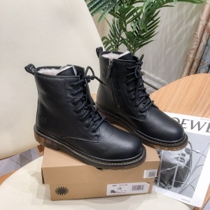 어그 UGG 2020 SS 양털 지퍼 각인로고 여성 쇼트부츠