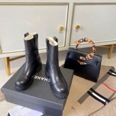 샤넬 CHANEL 2020 SS 로고 스티치 레더 블랙 여성 쇼트부츠