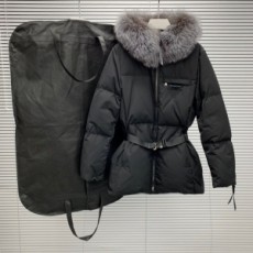 프라다 PRADA 2020 SS 삼각로고 여우퍼 여성 패딩 커스텀급