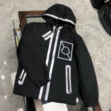 몽클레어 MONCLER 2020 SS 패치로고 라인 지퍼 남성 패딩 커스텀급