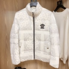 베르사체 VERSACE 2020 SS 캐릭터 패치로고 퀄팅 남성 패딩점퍼 커스텀급