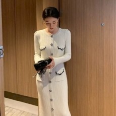 샤넬 CHANEL 2020 SS 플라워 큐빅 단추 포켓 니트 여성 원피스