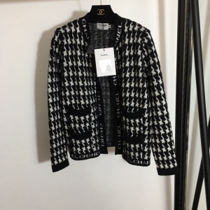 샤넬 CHANEL 2020 SS 캐릭터 로고 여성 니트 가디건