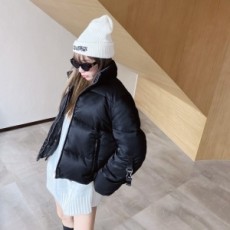 프라다 PRADA 2020 SS 삼각로고 퀄팅 지퍼 여성 패딩 커스텀급
