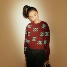 샤넬 CHANEL 2020 SS 캐릭터 로고 라운드넥 여성 니트