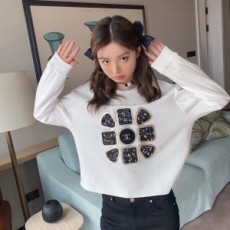 샤넬 CHANEL 2020 SS 캐릭터 패치 라운드넥 여성 니트