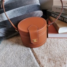 셀린느 CELINE 2020 트리오페 레더 카멜 탐부르 숄더백 195192 커스텀급