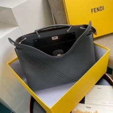 펜디 FENDI 2020 피카부 스트라이프 퍼포 토트백 커스텀급