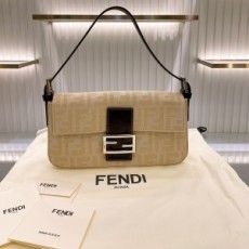 펜디 FENDI 2020 F로고 금속버클 스몰 숄더백 커스텀급