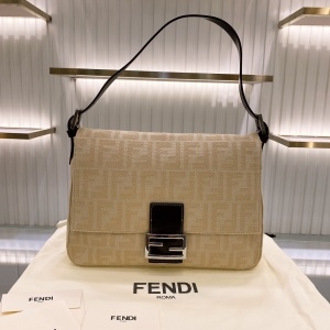 펜디 FENDI 2020 F로고 금속버클 미듐 숄더백 커스텀급