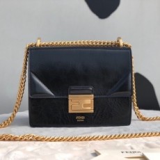 펜디 FENDI 2020 칸유 F로고 금속버클 스몰 체인 크로스백 커스텀급